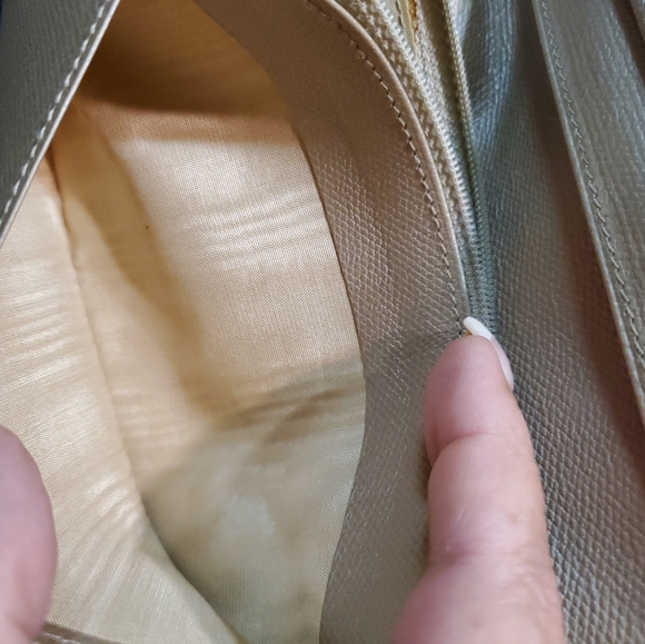 CHANEL Gold Metallic Leather Bifold Wallet. 🌟 Host Pick 🌟 - Picture 11 of 13